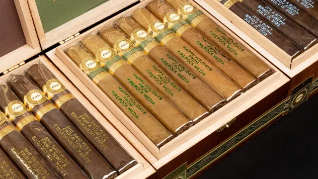 LM Cigars Custom Cigars: Personalized Labels and Printed Cellophane for Weddings, Events and Gifts
